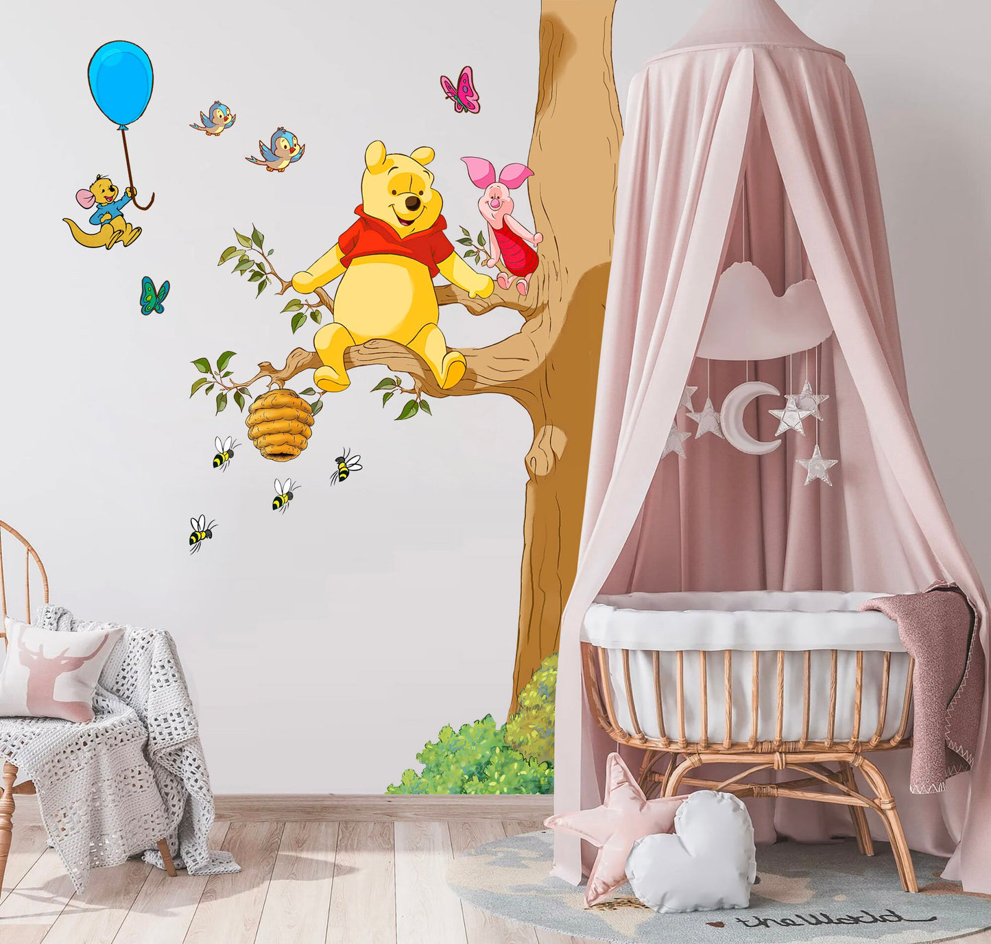 Sweet Winnie and Piglet Wall Decal for Girls' Room - BR451